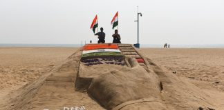 TN students through sand art urge people to vote